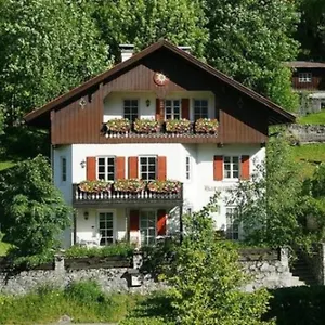 Edith Apartment