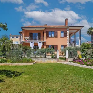 Elvi - Uma106 By Interhome Umag